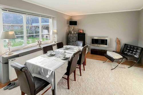 Esszimmer mit Ethanolofen - 4 Zimmer Einfamilienhaus in Neukirchen