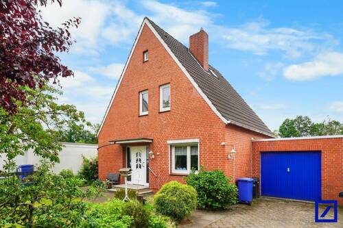 Vorderseite - Charmantes Einfamilienhaus mit großem Grundstück und viel Potenzial - verkehrsgünstig gelegen in Achim - Uphusen