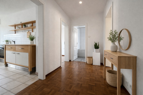 Flur (Einrichtung KI generiert) - 