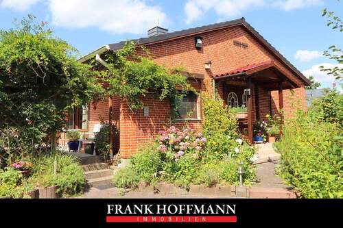 Titelbild V4329P - Satteldachbungalow mit Einliegerwohnung in Henstedt-Ulzburg