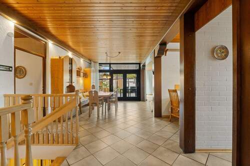 Blick in den Wohn und Essbereich.jpg - 