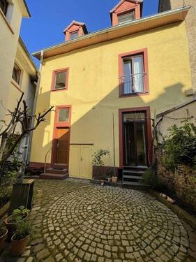 ANSICHT - EINZIEHEN UND WOHLFÜHLEN - UNIKATES HINTERHAUS-WOHNREFUGIUM IM HERZEN DER DURLACHER ALTSTADT...