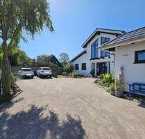 Modernes Architektenhaus mit offener Galerie & Einliegerwohnung in Saal