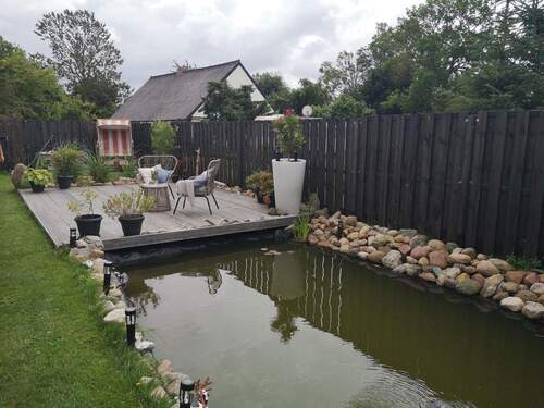 Außenanlage mit Teich - 