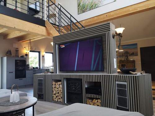 TV-Wand mit elek. Kamin - 