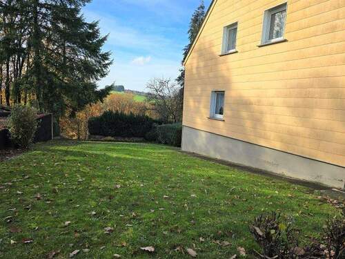 Grünfläche an der Seite - 