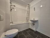 Badezimmer - Etagenwohnung mit 60,60 m&sup2; in Essen zur Miete