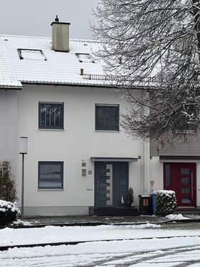 Ostseite - Reihenhaus in Sankt Mang Ludwigshöhe -ideal für die junge Familie-