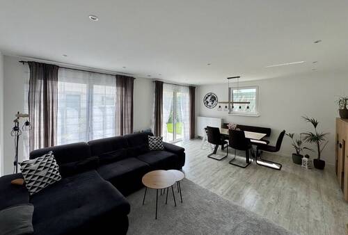 offen gestalteter Wohn- und Essbereich - 4 Zimmer Reihenendhaus zum Kaufen in Höchstadt