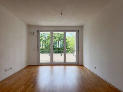 Wohnbereich - Neuwertige 2-Zimmer-Wohnung mit Balkon und Tiefgaragenstellplatz
