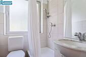 Gäste-WC mit Dusche - 