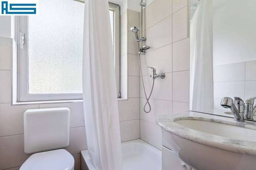 Gäste-WC mit Dusche - 