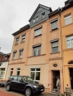 Hausansicht - renovierte 4 Raum Wohnung - 499,00&nbsp;EUR Kaltmiete, ca.&nbsp; 90,00&nbsp;m&sup2;&nbsp;Wohnfl&auml;che