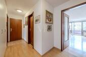 Flur - Etagenwohnung mit 69,30 m&sup2; in Stuttgart zum Kaufen