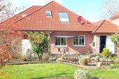 Ansicht hinten - Gepflegter Bungalow für komfortables Wohnen auf beiden Etagen... zentrumsnahe Südlage