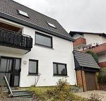 Doppelhaushälfte mit Einliegerwohnung in bester Wohnlage - Zell am Main
