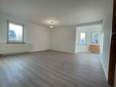 Wohnzimmer - Renovierte, helle 85qm Wohnung mit Erker und Weitblick! ••• ab 01.01 in Kahla