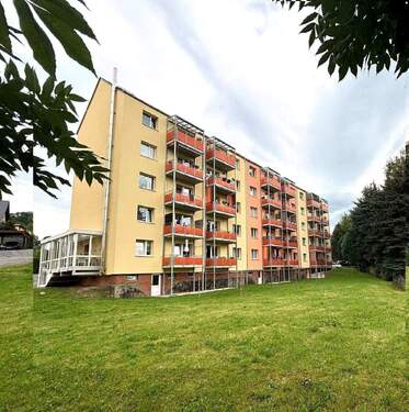 Sonnenbalkon und viel Grün - 3 Zimmer Etagenwohnung zur Miete in Thum
