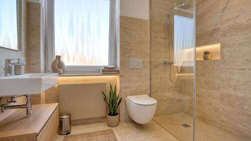 muenchen-obermenzing-haus-kaufen-bad-staging-2501.jpg - 