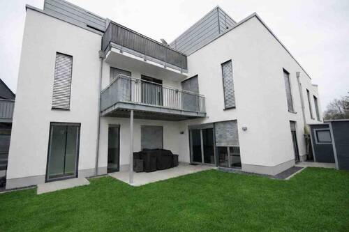 Garten - 2 Zimmer Mehrfamilienhaus, Wohnhaus zum Kaufen in Langenfeld