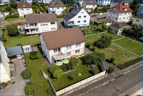 Luftbild Garten Süden/Westen - 7 Zimmer Mehrfamilienhaus, Wohnhaus zum Kaufen in Gottmadingen