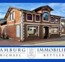 Wohn- und Geschäftshaus, gute Mieteinnahmen, 3 Wohnungen, 2 Geschäfte in 23749 Grube