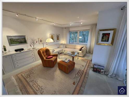Wohnzimmer - Charmante 3 Zimmerwohnung mit tollen Merkmalen und Blick ins Grüne