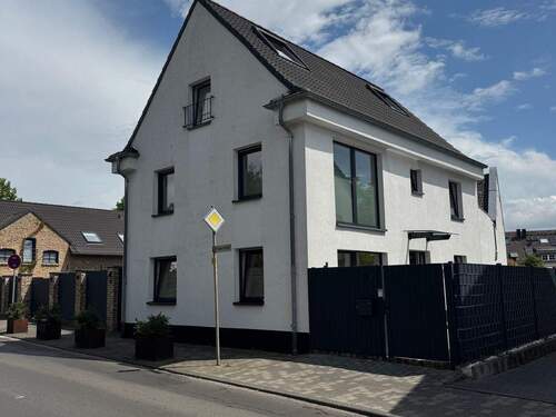 Ehemaliges Herrenhaus des Finkenhof - Ehemaliges Herrenhaus eines Vierkanthofes vor den Toren Kölns