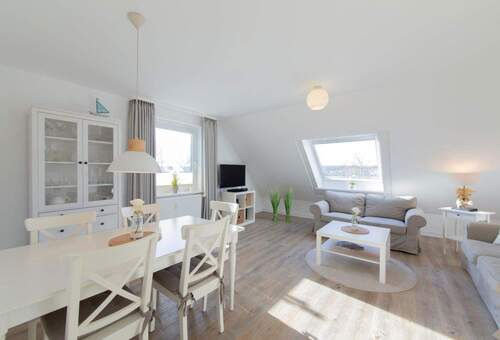 Wohnzimmer Wohnung DG - 5 Zimmer Etagenwohnung zum Kaufen in Scharbeutz