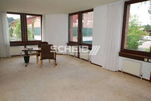 Hell durch große Fenster - Büro zur Miete in Schwäbisch Hall