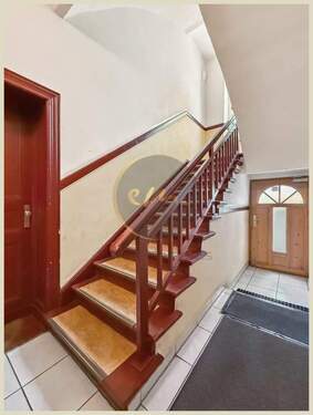 Treppenaufgang (Seitenflügel) - 