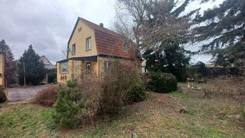 Ansicht mit Eingang - 4 Zimmer Einfamilienhaus in Fredersdorf