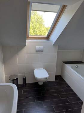 Badezimmer im 2. OG - 
