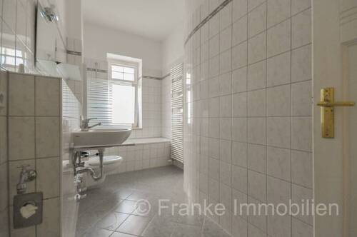 Badezimmer (Wohnung EG) - 