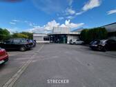 Eingang Verwaltung mit Stellplätzen - Halle in Bornheim
