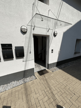 Hauseingang - Mehrfamilienhaus, Wohnhaus in Dernbach zum Kaufen