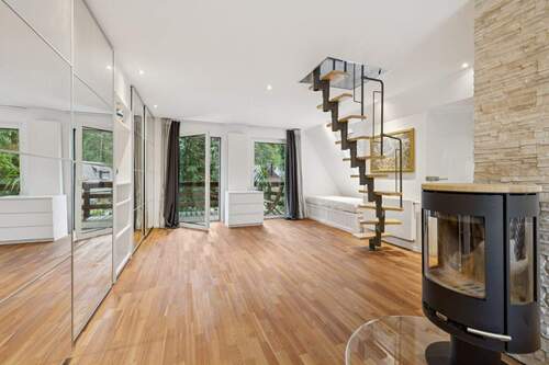 Schlafzimmer mit Balkon zum Garten - 