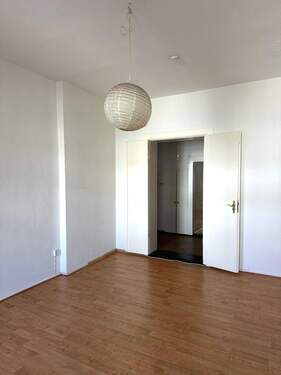 Zimmer 1 - 2 Zimmer Etagenwohnung in Berlin