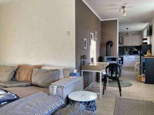 Wohnzimmer - 3 Zimmer Einfamilienhaus zum Kaufen in Benndorf