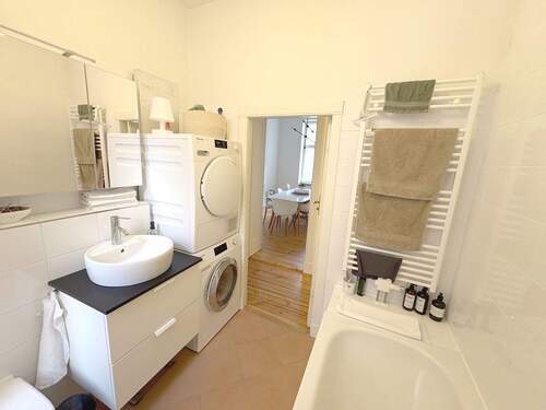 Badezimmer - rückwärtig - 