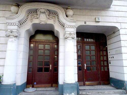 Straßeneingangstür von 1910/Jugendstil - 3 Zimmer Etagenwohnung in Berlin