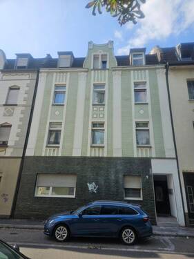 Hausansicht.jpg - *Mehrfamilienhaus mit 4 Eigentumswohnungen und Garten im Hinterhof *