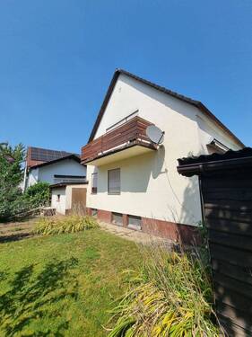 Hausansicht.jpg - Reserviert ! Einfamilienhaus bzw Mehrgenerationenhaus im Süden von Straubing