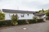 Front-/Seitenansicht - 6 Zimmer Einfamilienhaus in Kassel / Kirchditmold