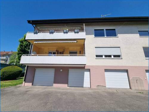 Ansicht Rückseite Balkon und Garage - 