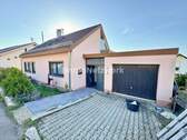 Hausansicht - Teilsaniertes Einfamilienhaus in ruhiger Lage von Kohlberg - Bezugsfrei & vielseitig nutzbar