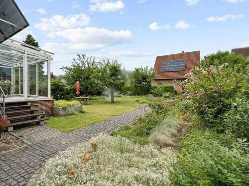 wunderschöner Garten - 4 Zimmer Einfamilienhaus zum Kaufen in Hannover