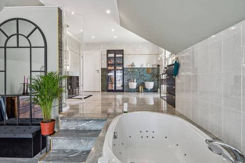 Wellness - Bad mit Ruhezone - 