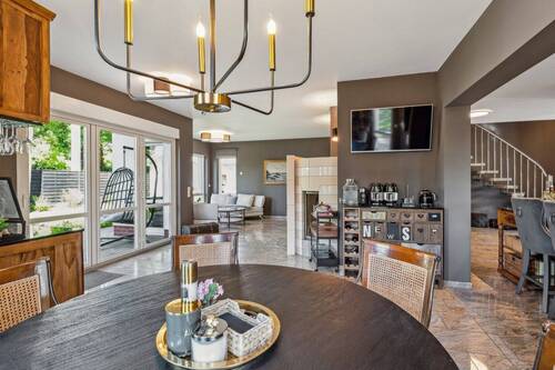 Essbereich mit Blick Richtung Wohnzimmer - 