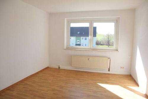 Wohnzimmer - 3 Zimmer Etagenwohnung in Langenweißbach